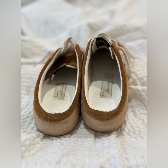 Vintage Havana Brown and White Women's Shoes - Picture 5 of 8